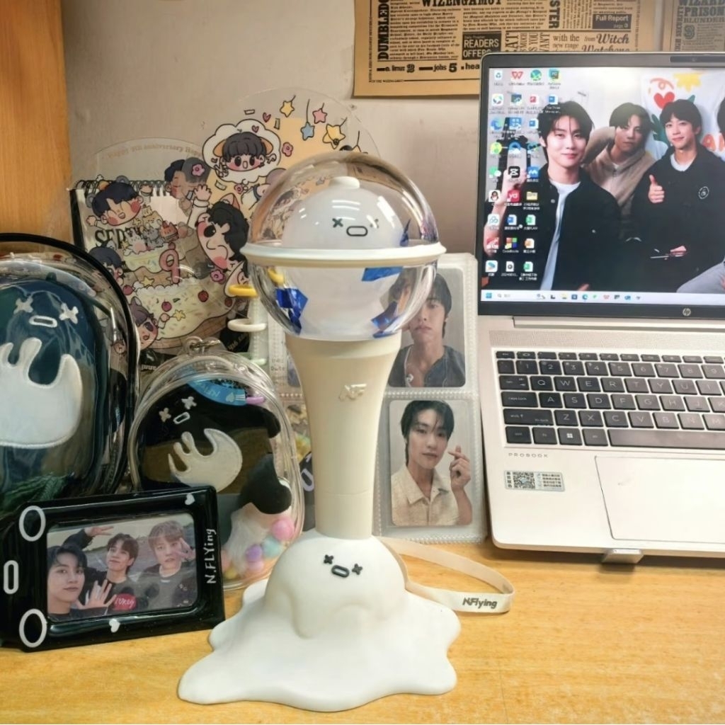 N.flying Lightstick Stand . บันได