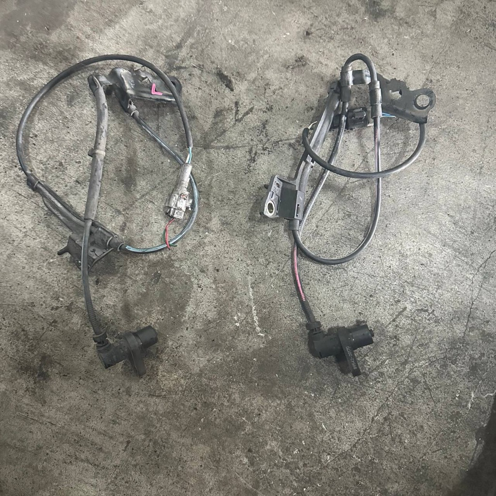 TOYOTA WISH ZNE10 ANE11 CALDINA ZZT241 ด้านหน้าเซ็นเซอร์ ABS LH 89543-20170 / RH 89542-20170 จากญี่ป