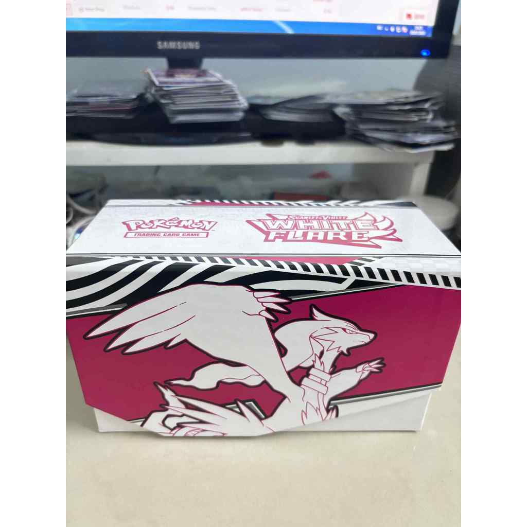 (กล่อง ETB เปล่า) ไม่รวมแพ็ค การ์ดโปเกมอน TCG: SV10.5 Black Bolt & White Flare Elite Trainer Box ETB