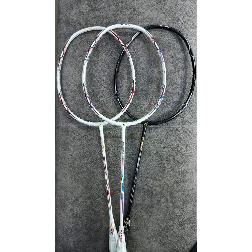 MAXBOLT ATTROID 3 ZUES (ขาว แดง/ดํา/ขาว น้ําเงิน) 4U G5 HEAD LIGHT BADMINTON CKET