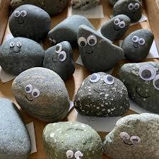 ของเล่น PET ROCK พร้อม GOGGLY EYES เพื่อเล่น สุ่ม 1 ชิ้น