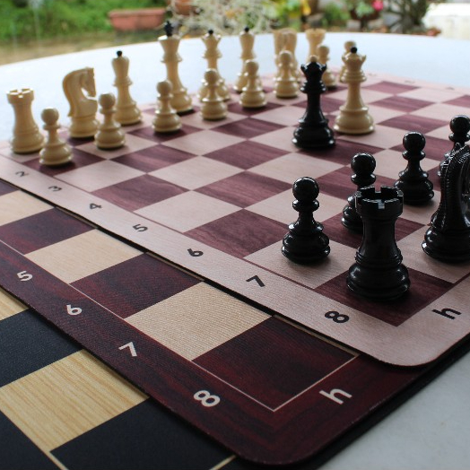 ชุดหมากรุกน้ําหนัก Triple Glossy พลาสติก Zagreb Staunton