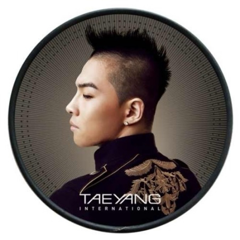 TAEYANG - อัลบั้มที่ 1 SOLAR