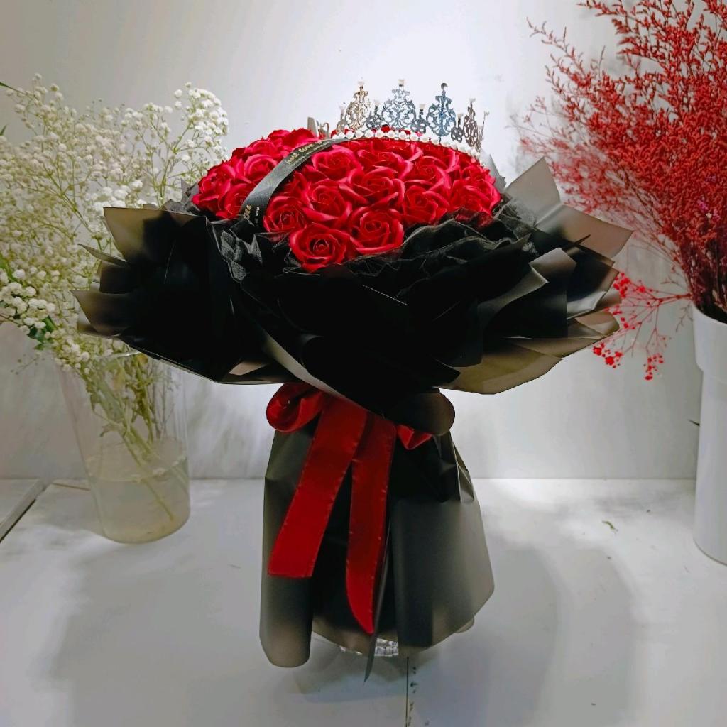 R31* PREMIUM 39 STALKS ROSES SOAP + ไฟ LED