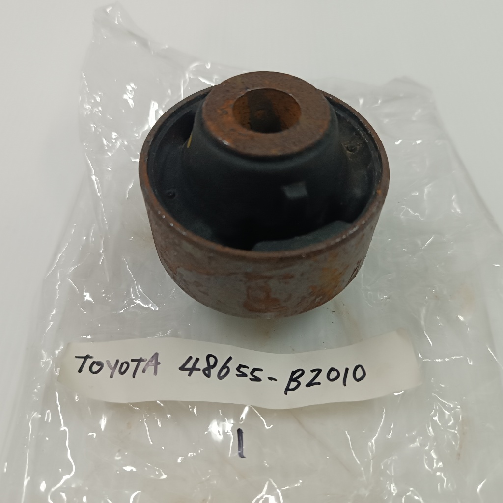 (1 ชิ้น 48655-BZ010/48654-BZ010) บุชแขนล่างด้านหน้าสําหรับ Toyota Avanza 1.3 1.5 F601 F602