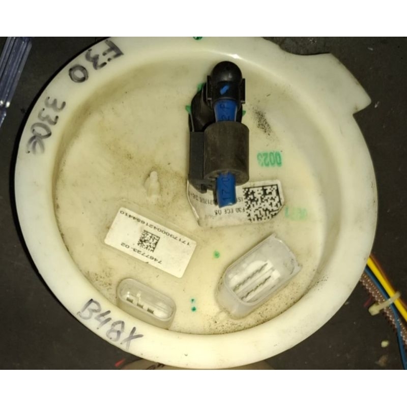 BMW F30 330E 3 SERIES B48 FUEL PUMP ASSEMBLY