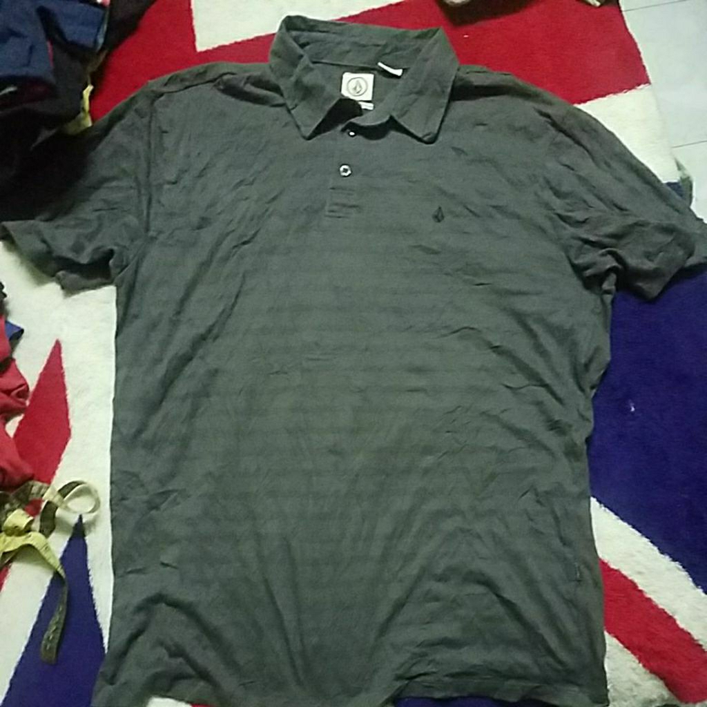 เสื้อโปโล VOLCOM SIZE 23X29 INCH