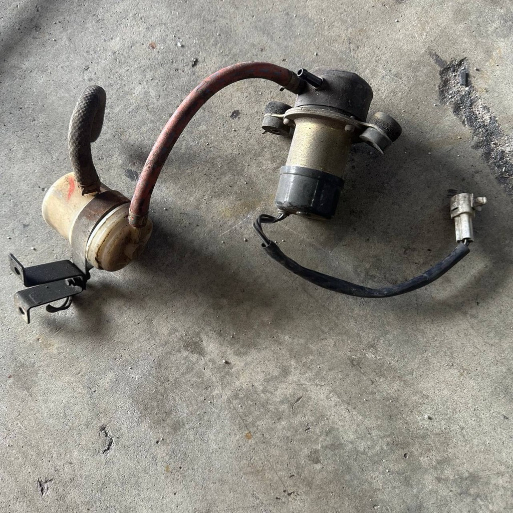 SUZUKI CARRY DD51 FUEL PUMP ใช้แล้วจากญี่ปุ่น