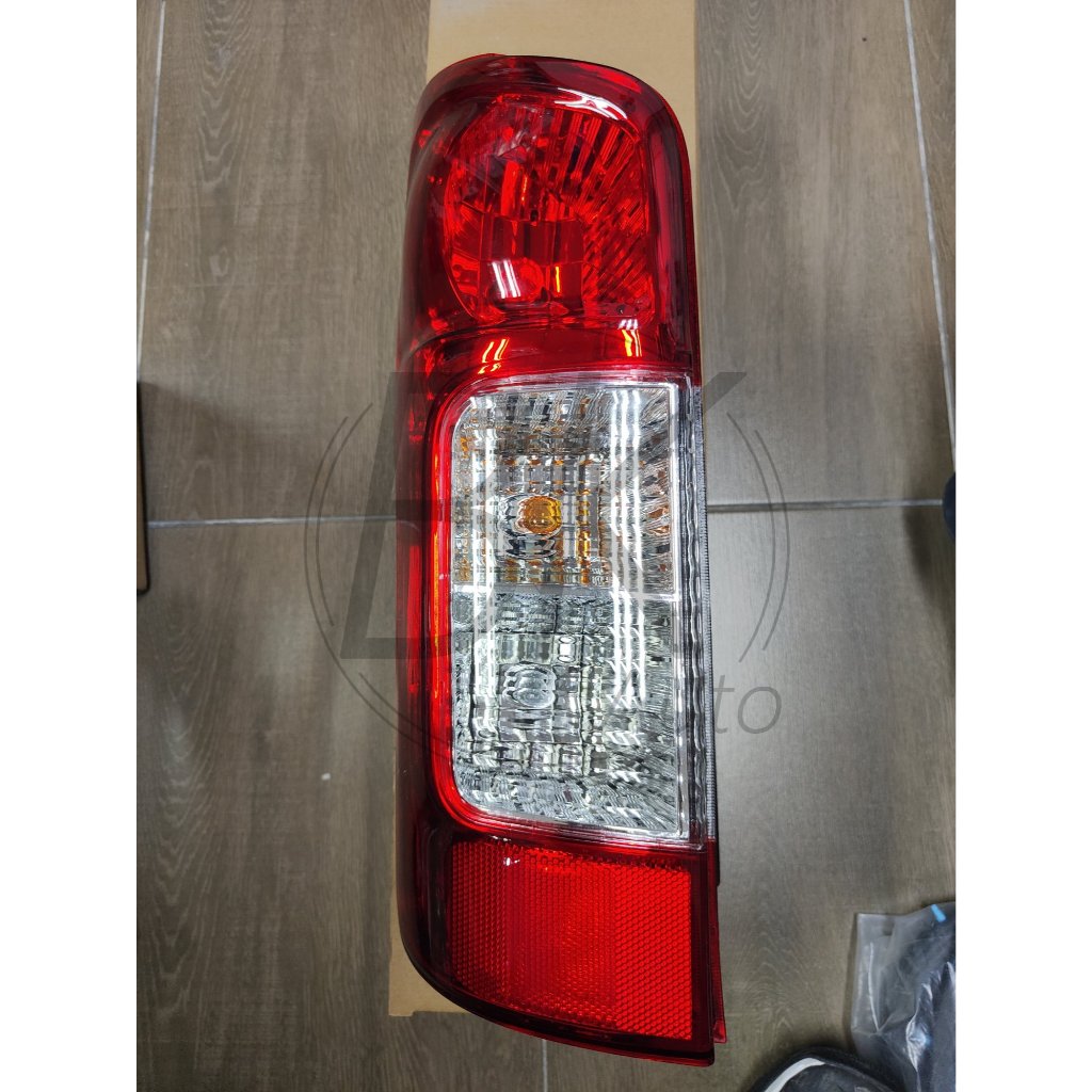 (OEM QUALITY) NISSAN URVAN NV350 / URVAN E26 2012 TAIL LAMP / LAMPU BELAKANG