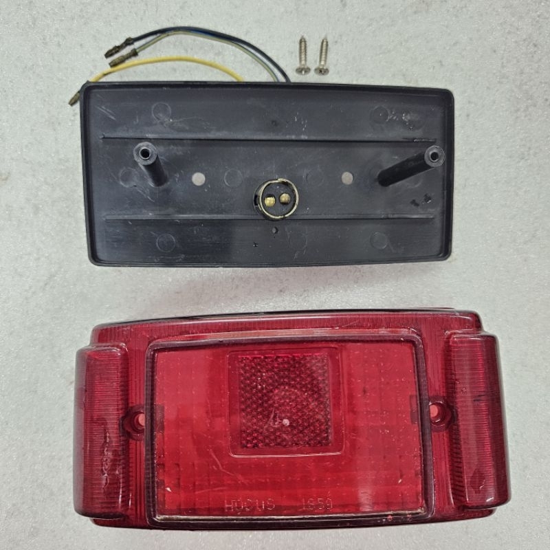 RXS TAIL ชุดฝาครอบโคมไฟ YAMAHA RXS/RXS115/4X800 EKOR LAMPU BELAKANG/TAIL LAMP ASSY/TAN LIGHT