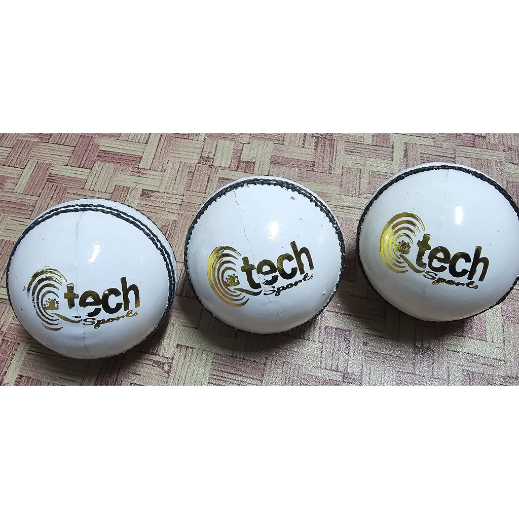 QTech Sports WHITE และ PINK BALL ลูกบอลหนังคริกเก็ต (มาตรฐาน แพ็ค 1 ชิ้น สีขาว และ ชมพู)