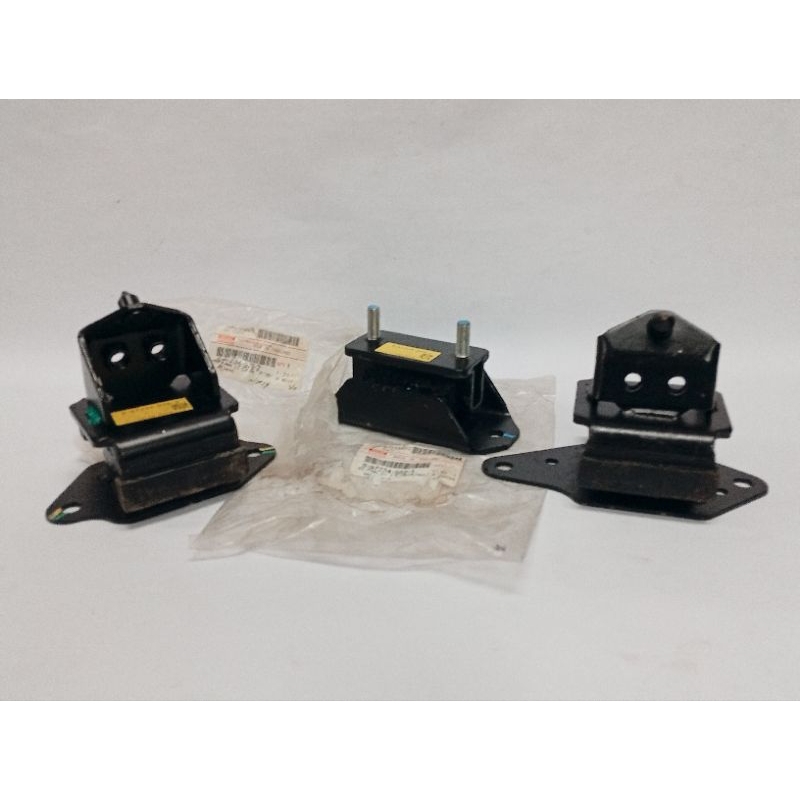 ISUZU D-MAX RA 4WD 2.5 3.0 TFS54 TFR85 2002-12 ENIGINE & TRANSMISSION MOUNTING