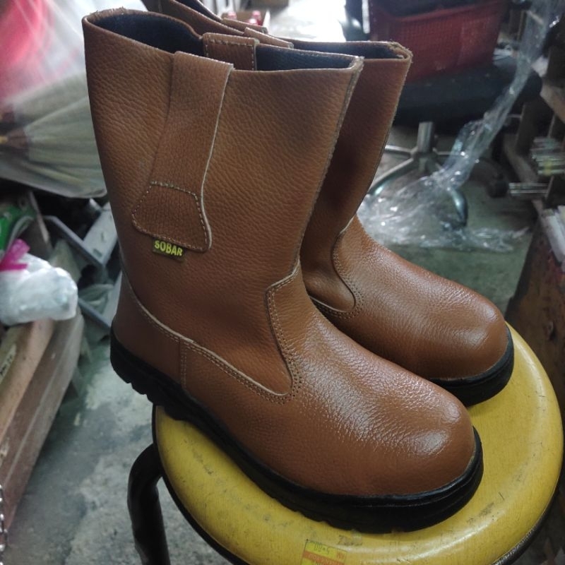 รองเท้านิรภัยสีน้ําตาล (Jenama SOBAR)(Size: 6/40)
