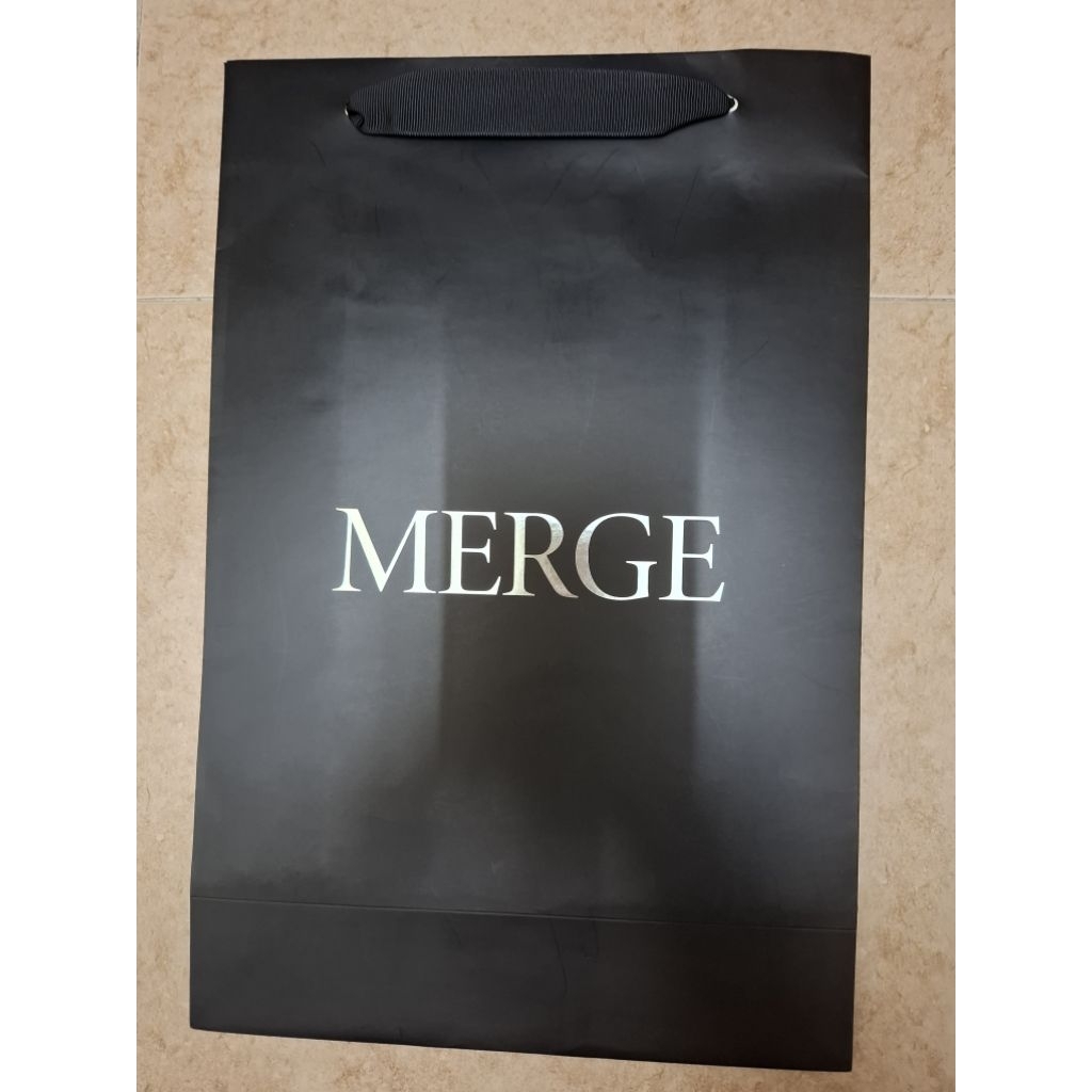 กระเป๋ากระดาษ MERGE กระเป๋าแฟชั่น