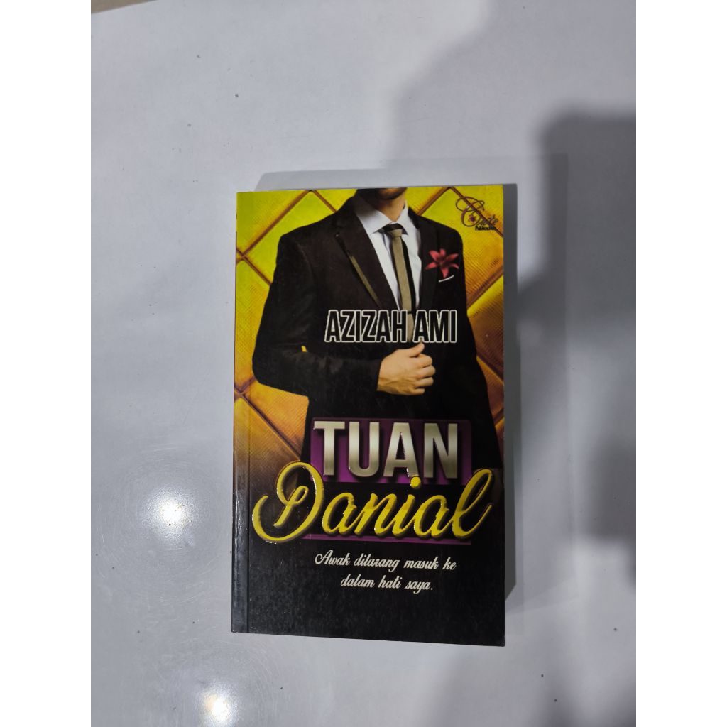 Tuan Dial - นวนิยายมือสอง azizah ami