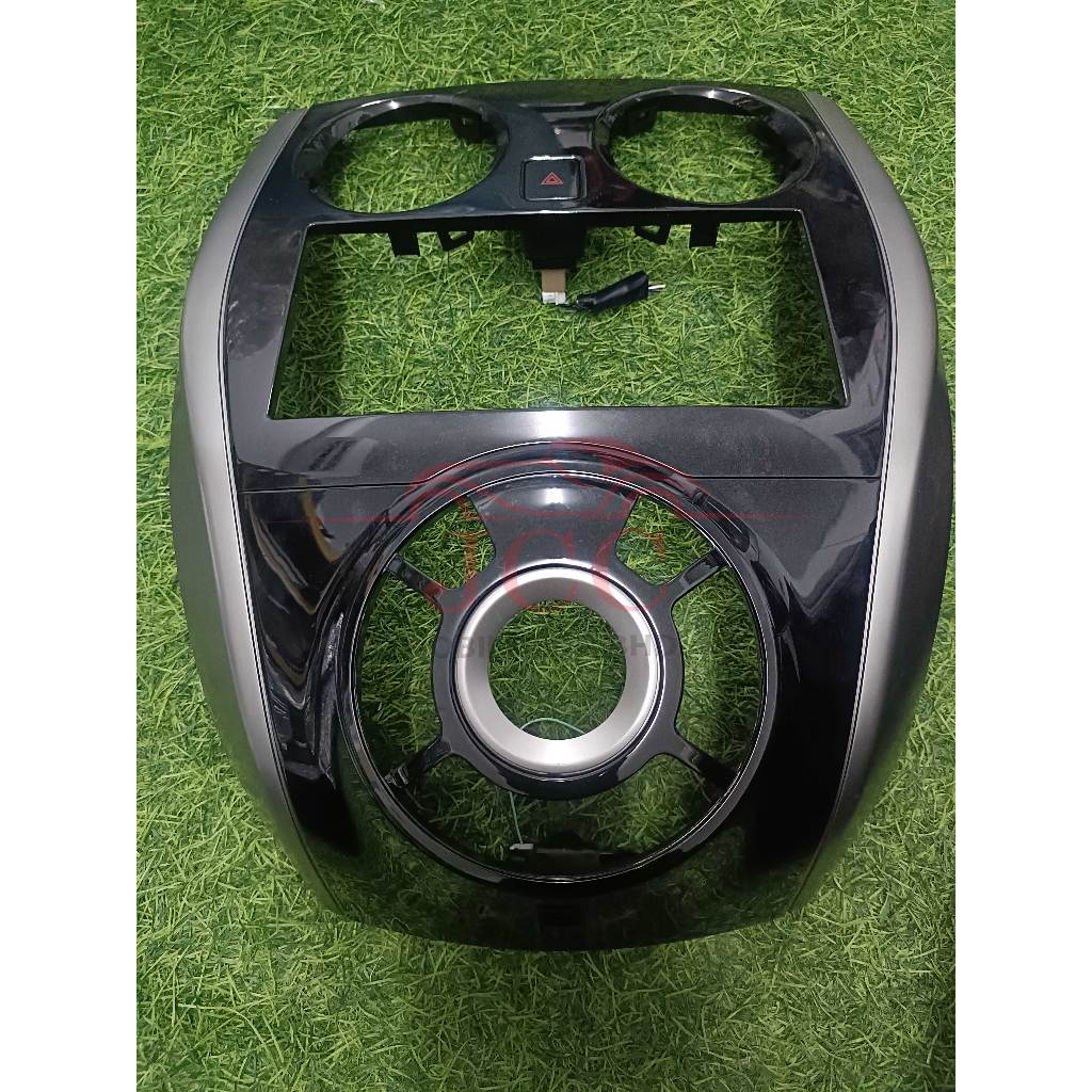 NISSAN NOTE E12 CENTER RADIO PANEL [2G-4B-D1625]