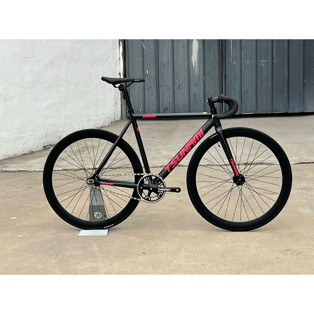 FIXED Gear Tsunami Competition Grade Super Racing Road Bike เกียร์คงที่คุณภาพน้ําหนักเบา