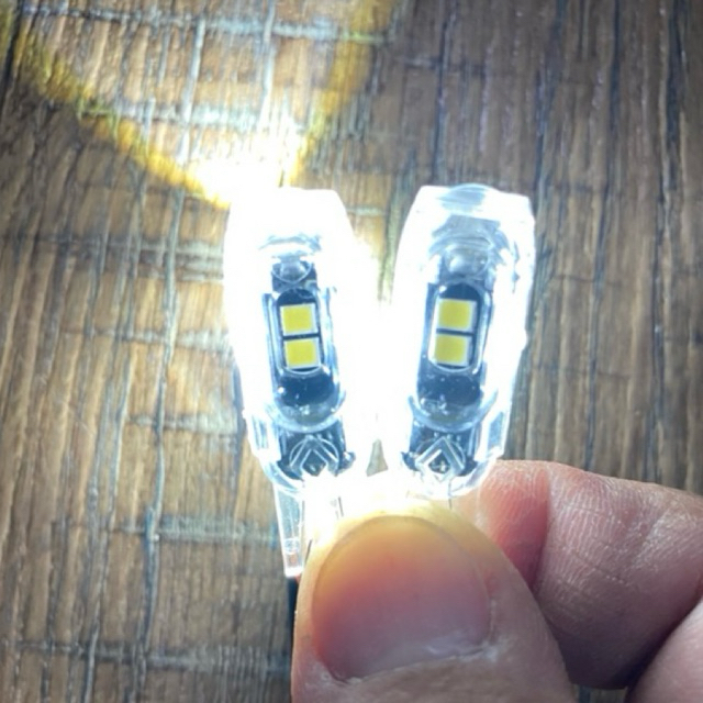 T10 LED สีขาว Super Flash THAILOOK STRBE LIGHT T10 UNIVERSAL FLASH LCV1 RS150 Y15ZR LCV8 LC135 SRL E