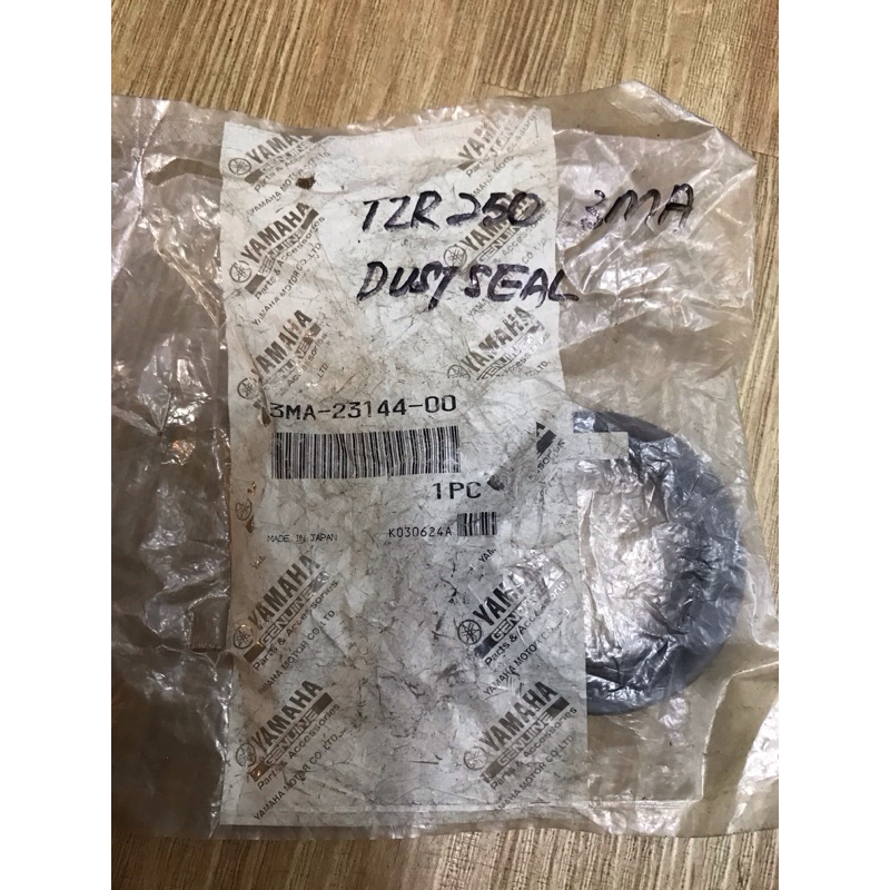 YAMAHA TZR250 3MA FORK DUST SEAL 3MA-23144-00