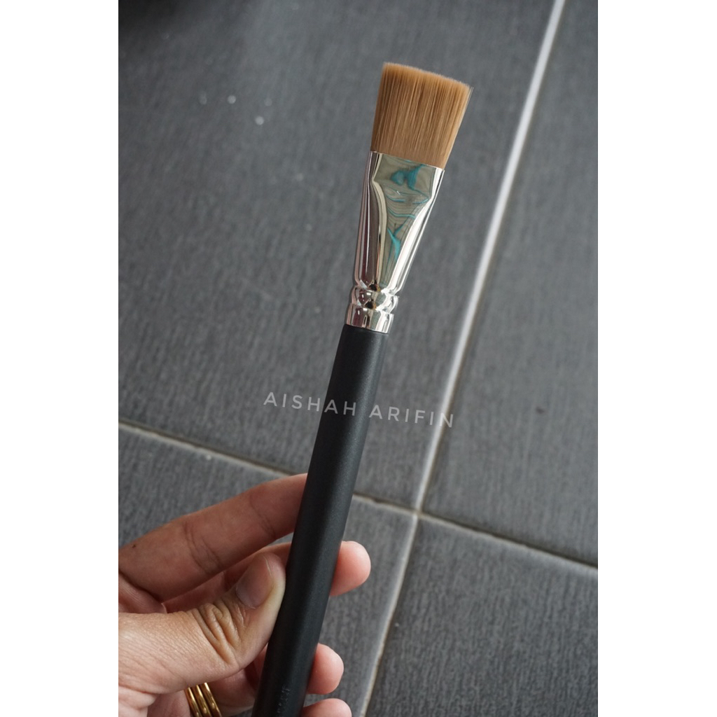 MAC191 BRUSH LIQUID FOUNDATION หรือ MOISTURIZER