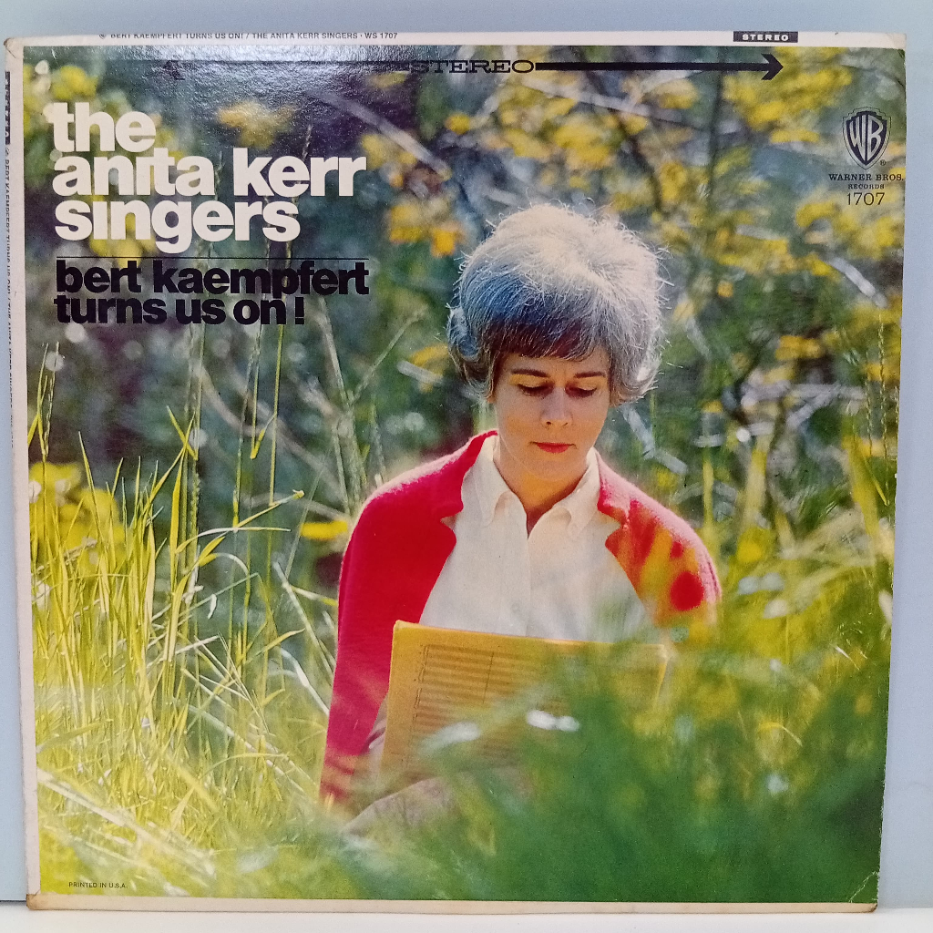 CC39-2 LP TERPAKAI [ ANITA KERR - BURT KAEMPFERT TURNS US ON ] USED LP < G >