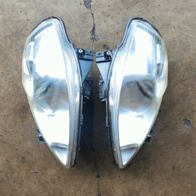 HEAD LAMP NISSAN LATIO TIIDA C11- ขวา