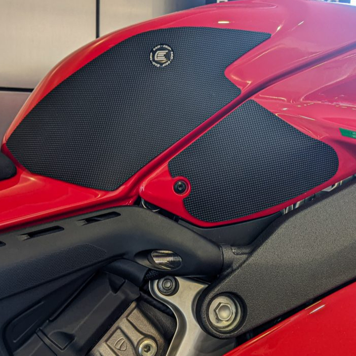 EAZI GRIP TANK GRIP Made In UK มีทุกรุ่น, BWM, Ducati, Kawasaki, Honda และ So On