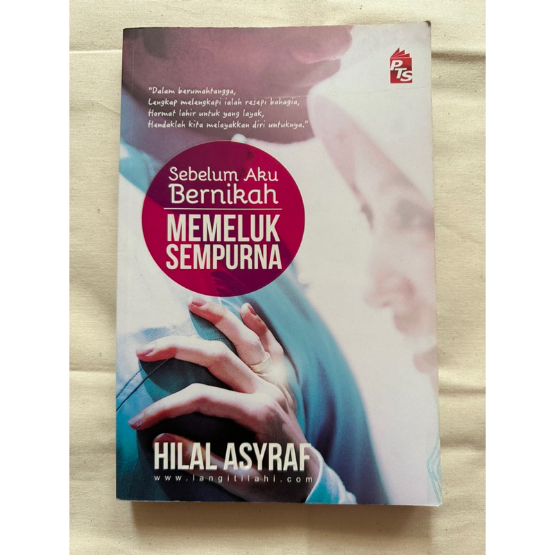 Preloved Book Before Me Wedding Hugging Perfect โดย Hilal Asyraf