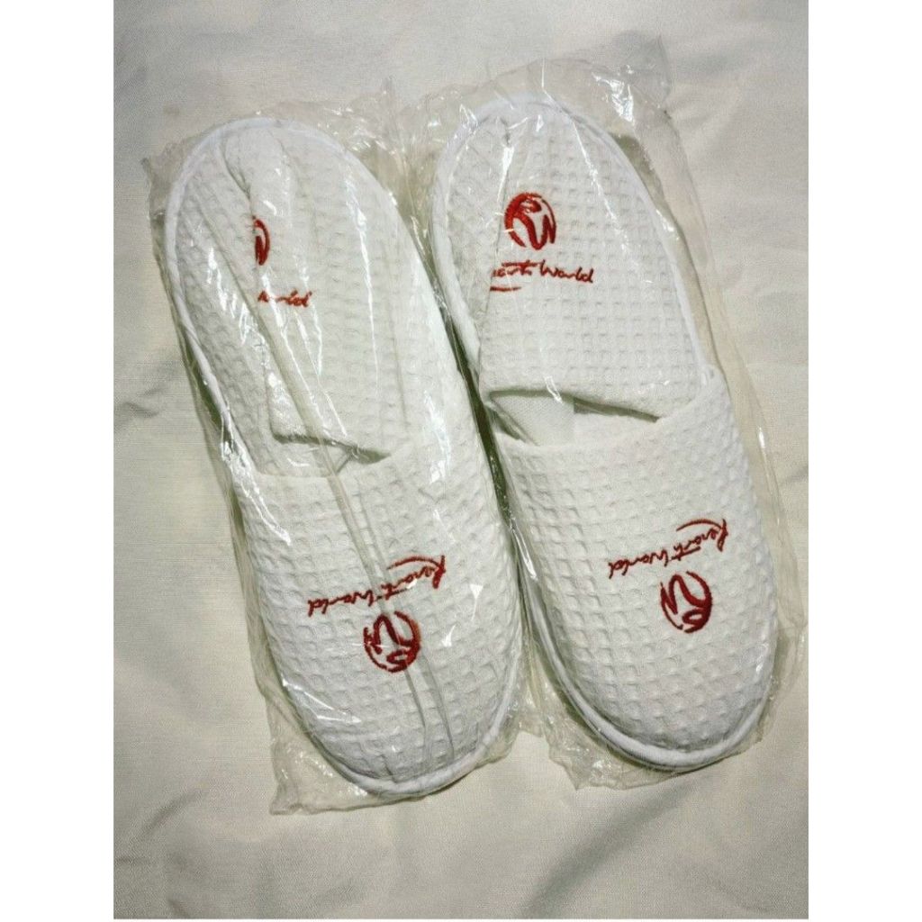 Resort World Luxury Waffle Slipper - Hotel / โฮมสเตย์ / Travel / Hotel Room Slipper รองเท้าแตะส้นแบน