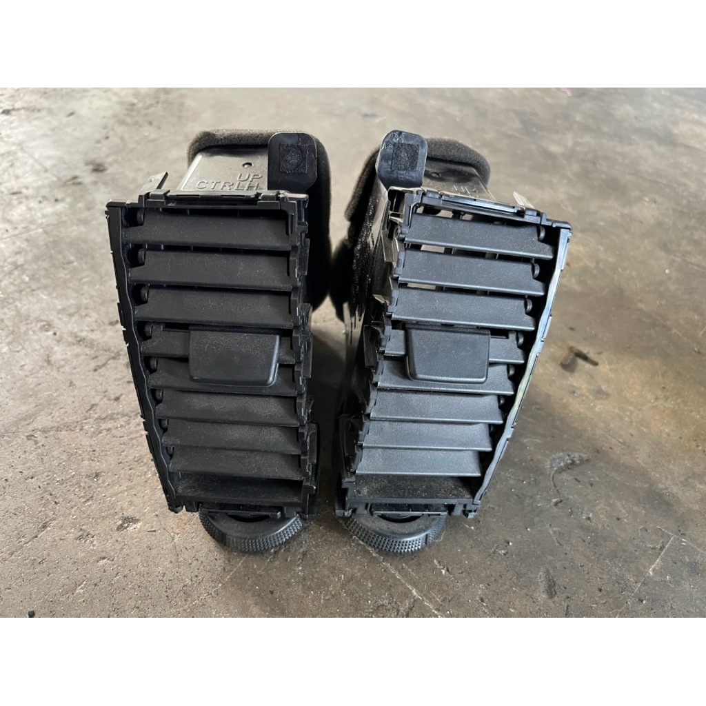 Nissan Latio Tiida Aircond Vent Cover สําหรับ C11