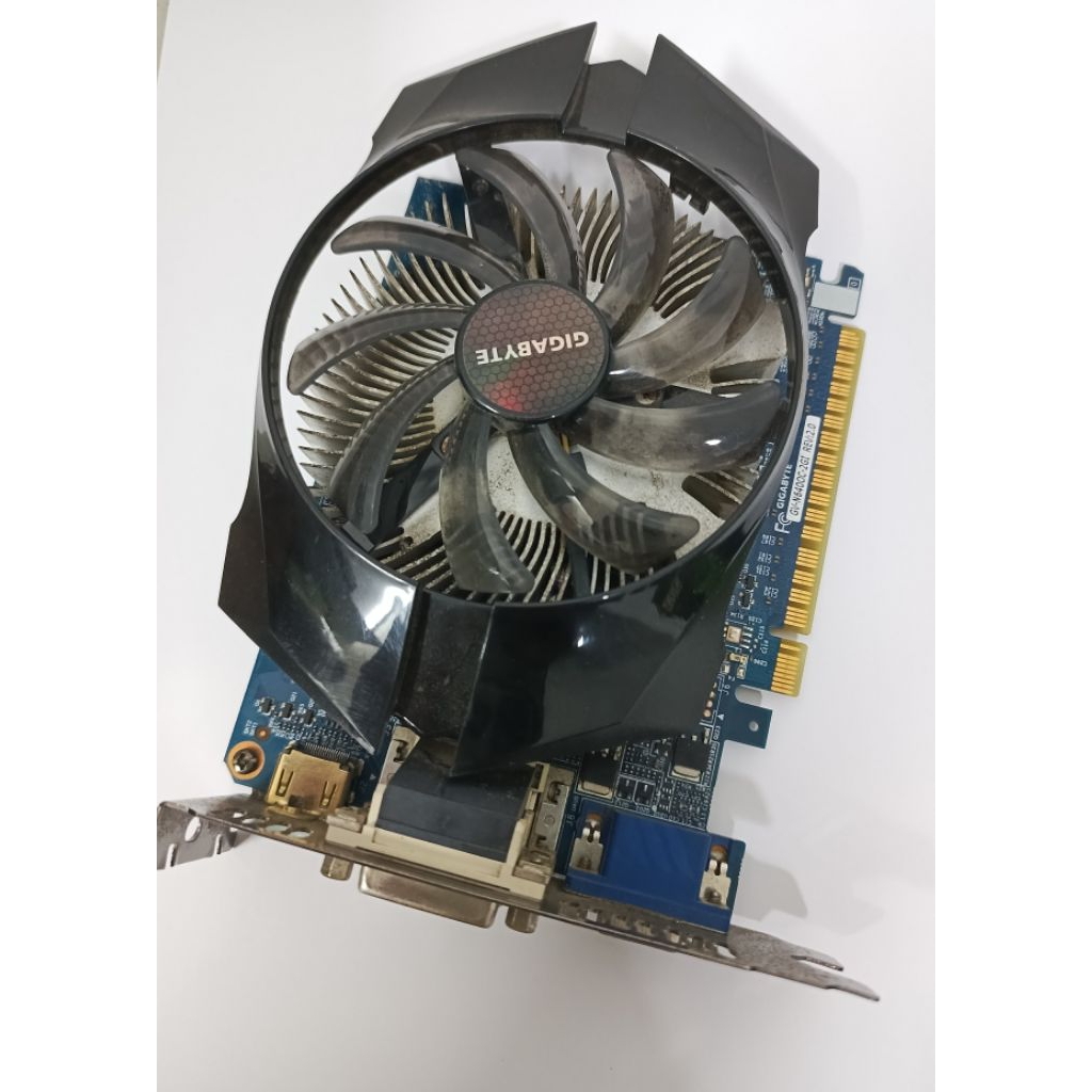 พีซีทํางาน 100% มือสอง!!! กราฟิกการ์ด GIGABYTE GT640 2GB GV-N6400C-2GI REV 2.0 / MSI GTX 660 2GB / X