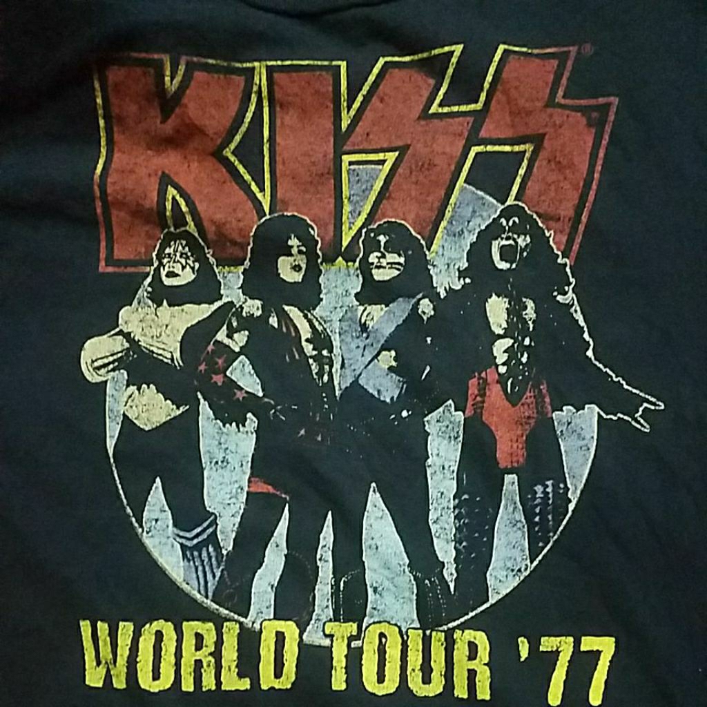 เสื้อวง KISS SIZE M 19X27 INCH