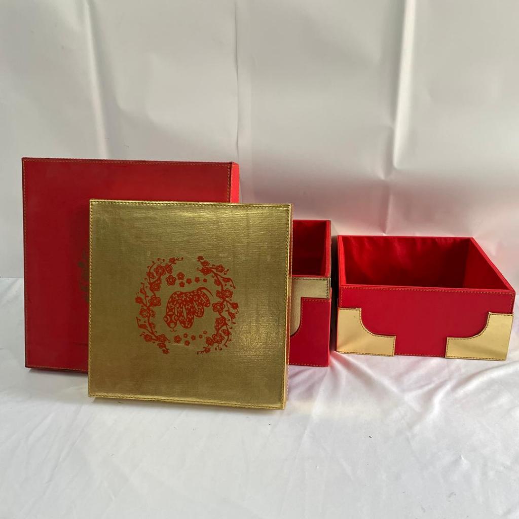 NURHAMPERS Imperial Snake Box – Red & Gold CNY37