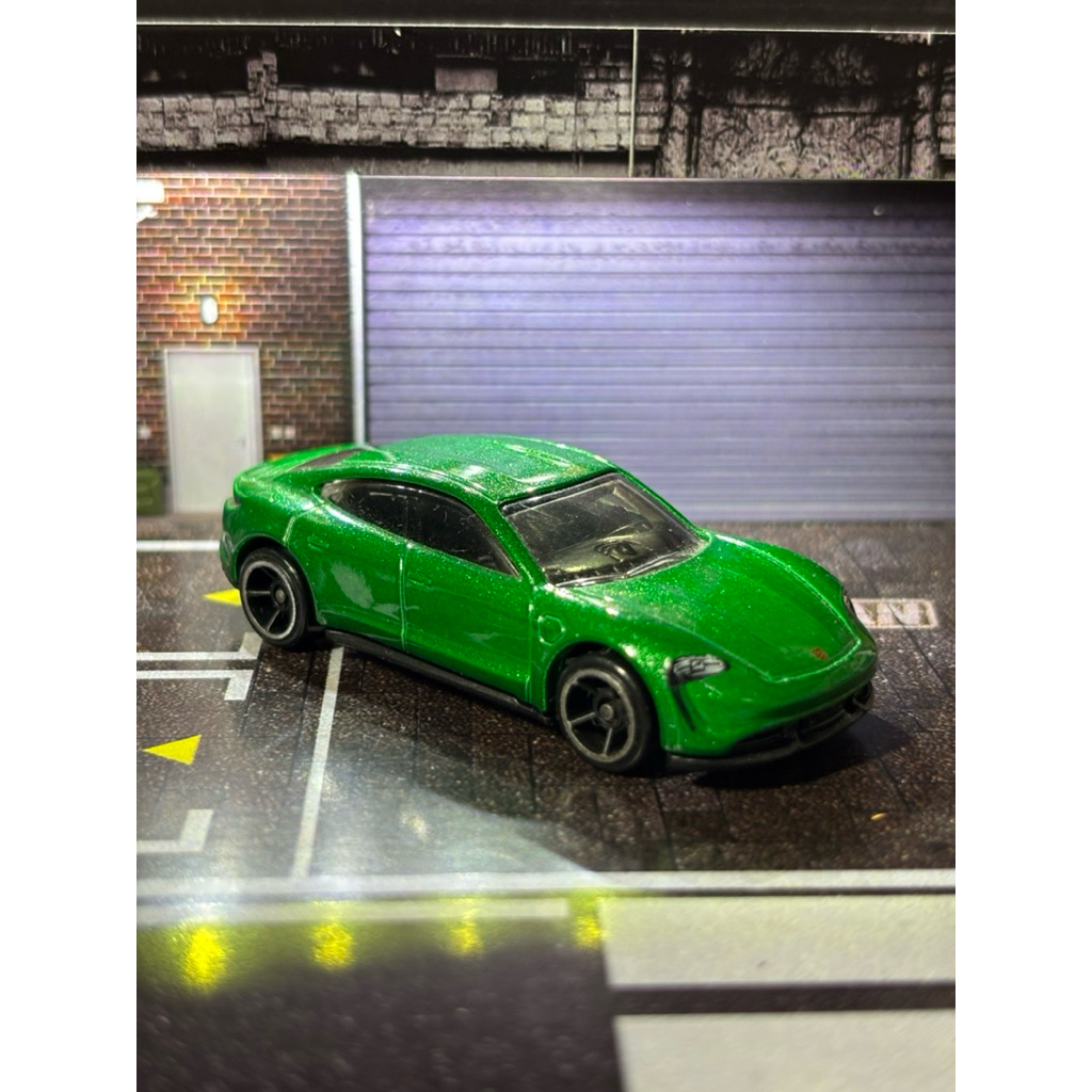 HOT WHEELS LOOSE : Porsche Taycan Turbo S