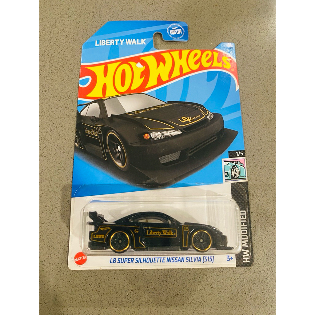 Hot Wheels LB Super Silhouette Nissan Silvia (S15) ในการ์ด US สีดําและสีขาวทอง