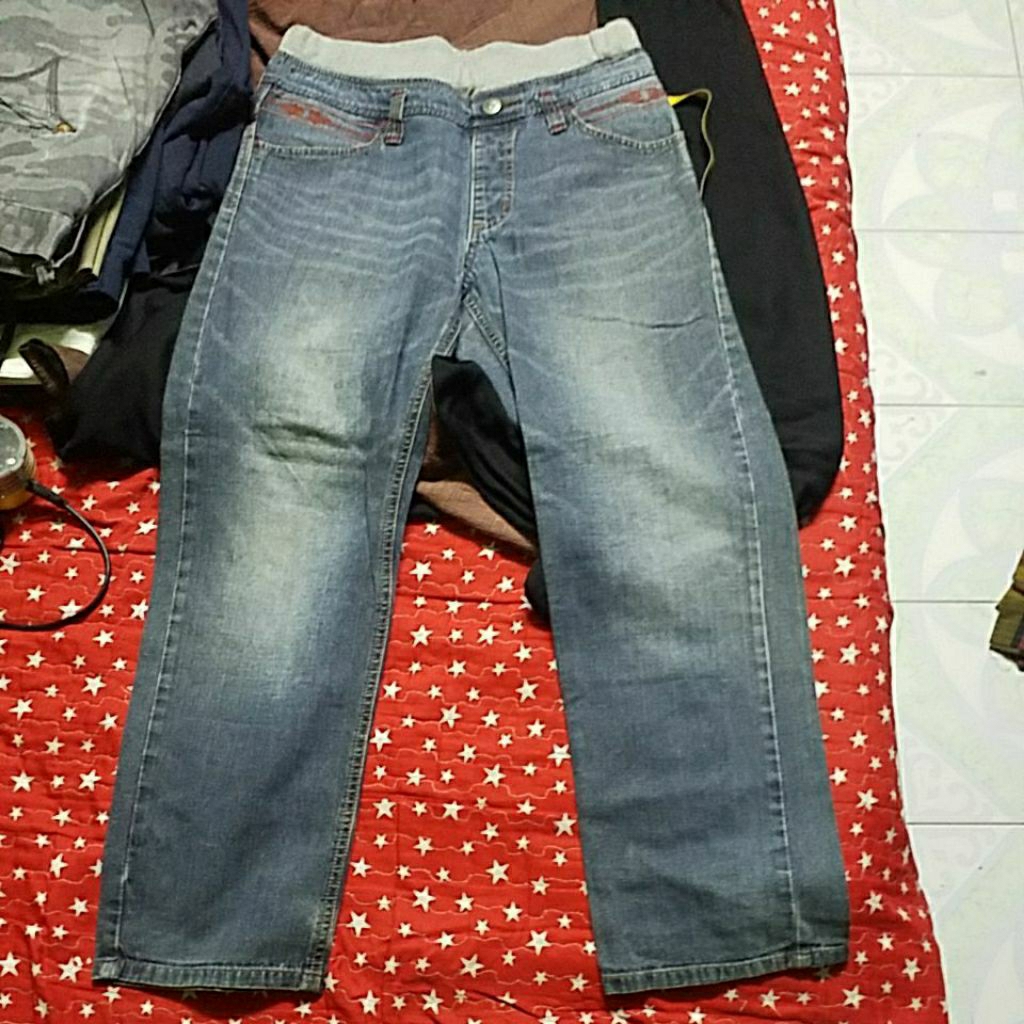 EDWIN JEANS NAVAJO SIZE 28 31X37 INCH