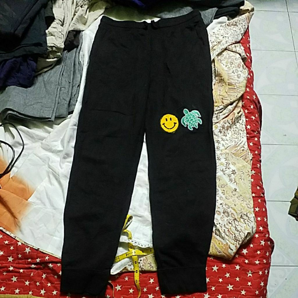 GU SWEATPANT JOGGER SIZE M 29 36X40 INCH