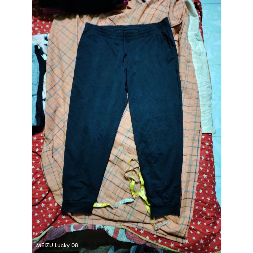UNIQLO BLACK JOGGER PANT SIZE XXL 37 42X40 INCH