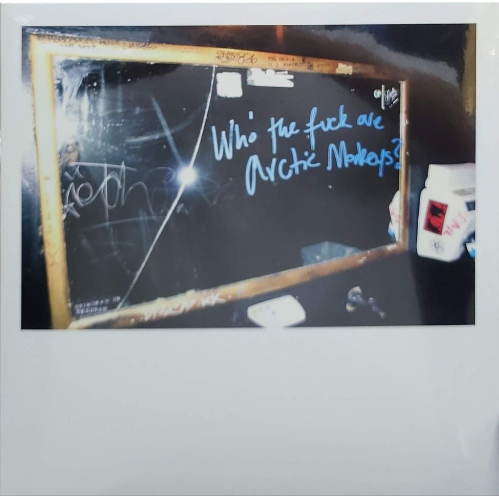 Arctic Monkeys - ใคร Fxxk Are Arctic Monkeys? (แผ่นเสียง 10 นิ้ว)