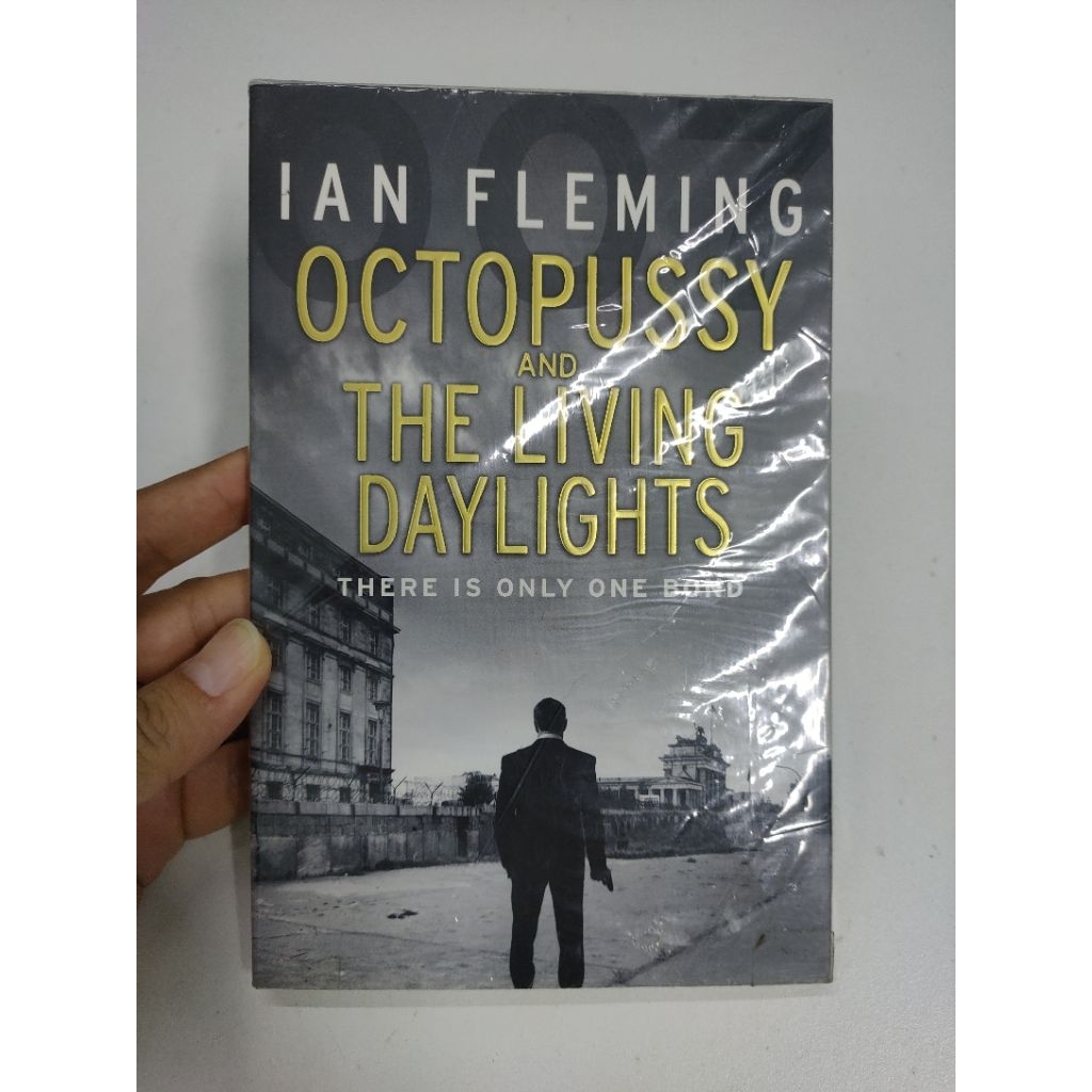 [BB] Octopussy and The Living Daylights (James Bond) โดย Ian Fleming ( Thriller / Spy / Espionage)