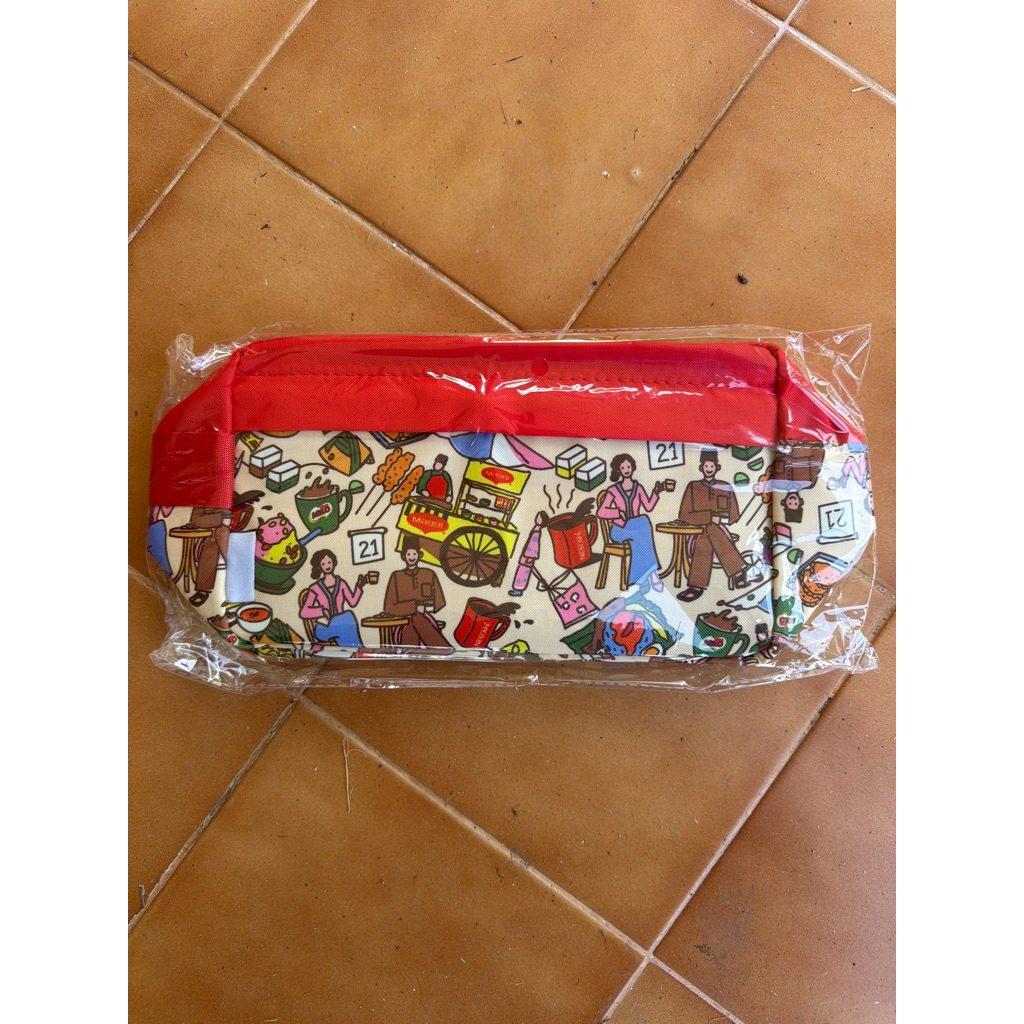 (ใหม่) MAGGIE POUCH BAG AUG 26 EDITION