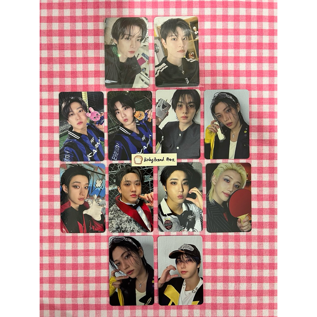 อัลบั้มรูปอย่างเป็นทางการของ Stray Kids รุ่น Karma Skzoo