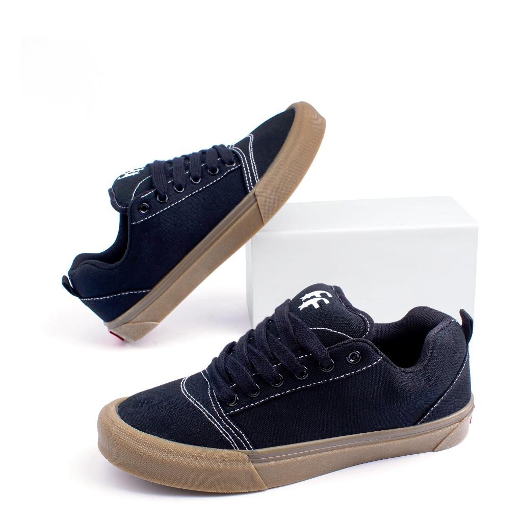 Shopee Voucherat93 Knu Skool Knu Skool Bread Shoes Retro Print Black Orange Code Number: 36-45