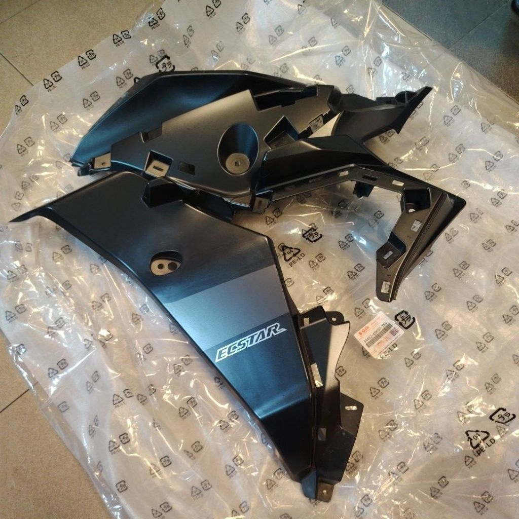 Suzuki GSXS1000GT LH แผงด้านใน / แฟริ่งด้านใน LH / วัวใต้ส่วน LH Suzuki Japan