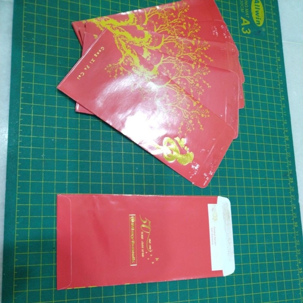 Mb 50years Ang pow ซองสีแดง 8 ชิ้นกาวข้อบกพร่อง