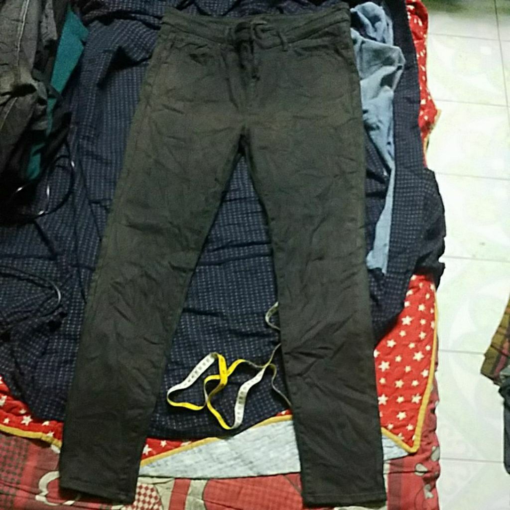 UNIQLO STRETCH JEANS SIZE 34X41 INCH