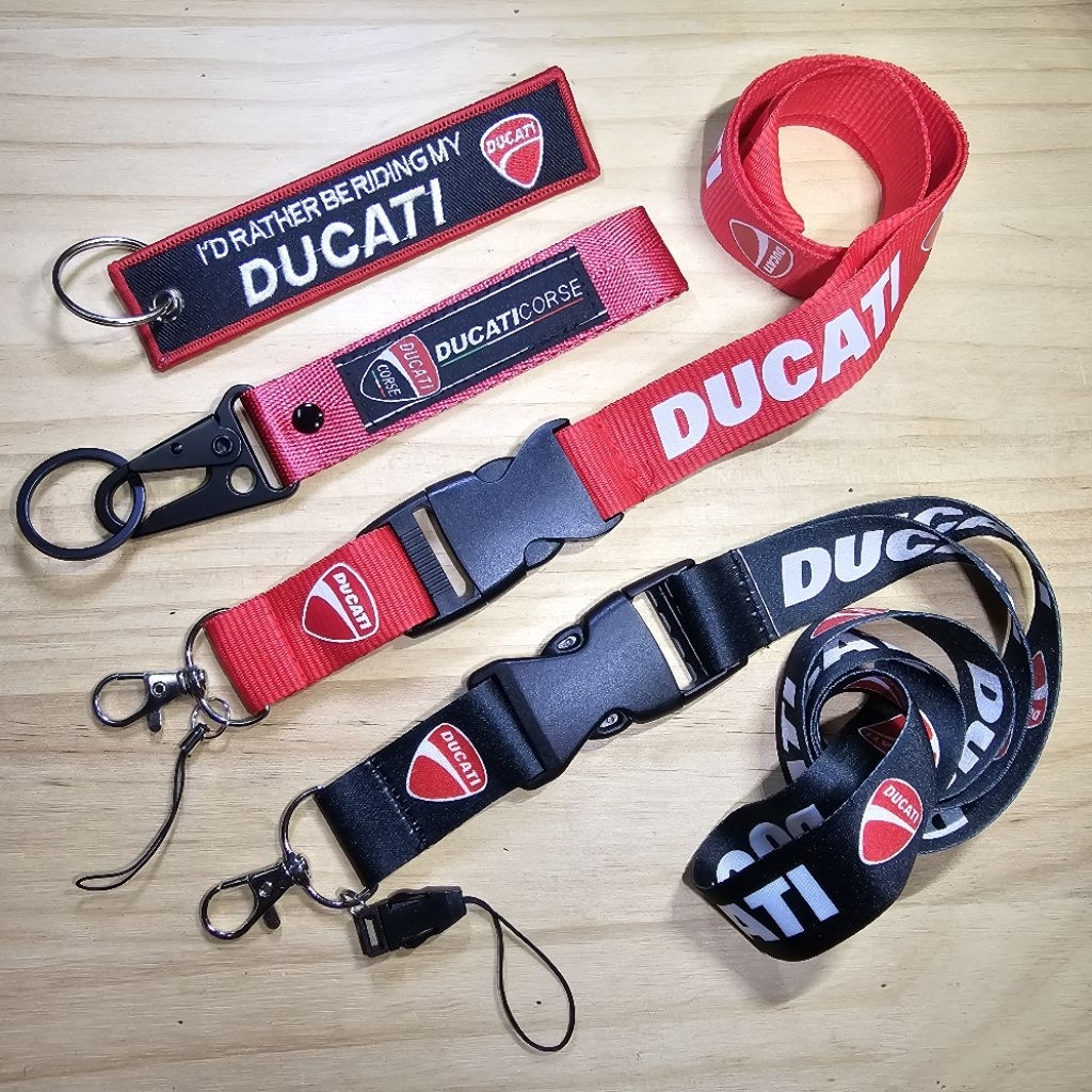 DUCATI พวงกุญแจผ้าเชือกเส้นเล็กไนลอน PU ผู้ถือบัตร Lanyards พวงกุญแจ Ducati เชือกเส้นเล็ก Ducati