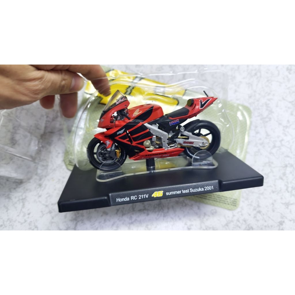 IXO RV46 1/18 Honda RC211V 46 Suzuka Race 2001 Champion Motorcycle Model Alloy