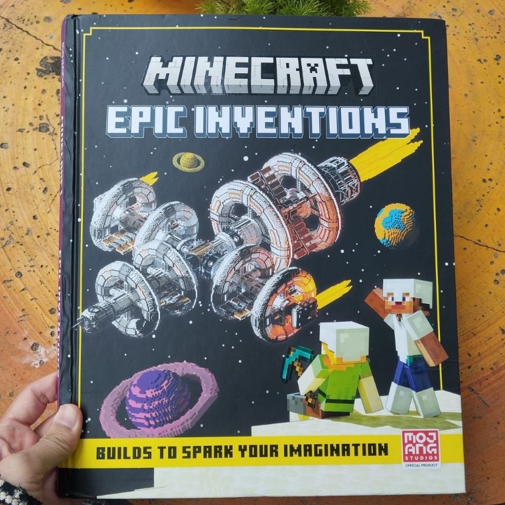 หนังสือที่ใช้แล้ว: MINECRAFT EPIC INVENTION MOJANG HARDCOVER