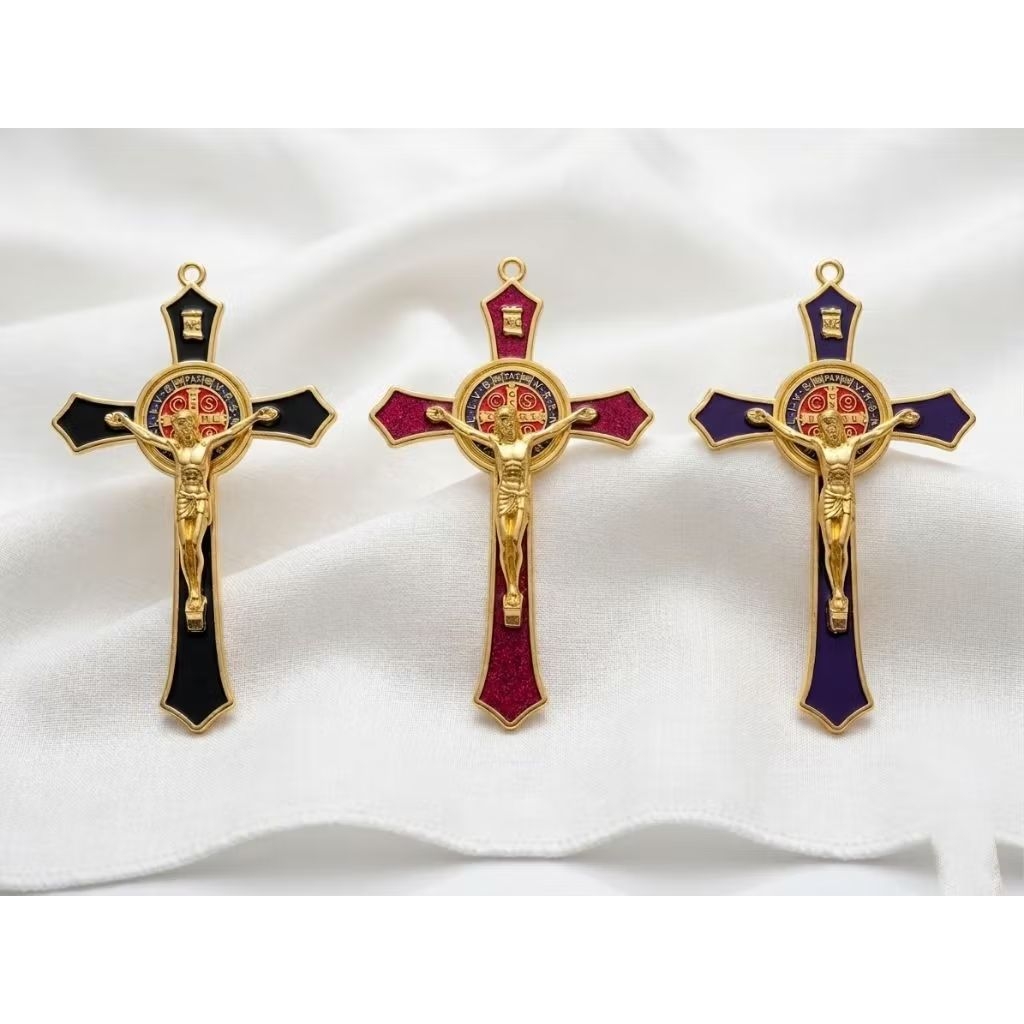 Benedict Hanging Cross Pointed Gold F22 A1/31 - Benedict Hanging Cross - Benedict Wall Cross - Bened